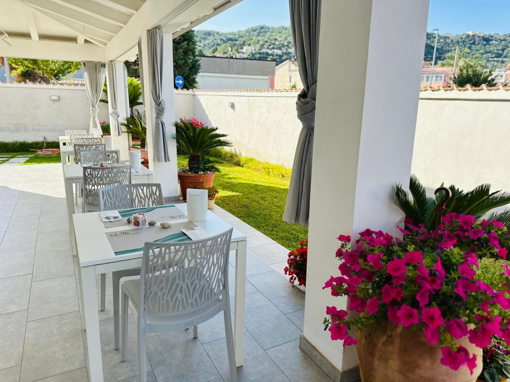 Invilla Bed&Breakfast - Quality Rooms Santa Maria di Castellabate Exterior foto